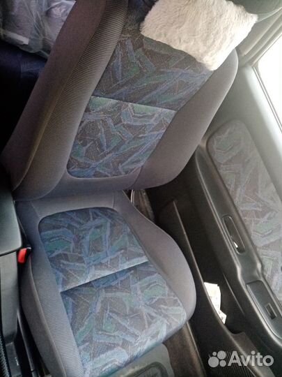 Передние сиденья nissan pulsar n15