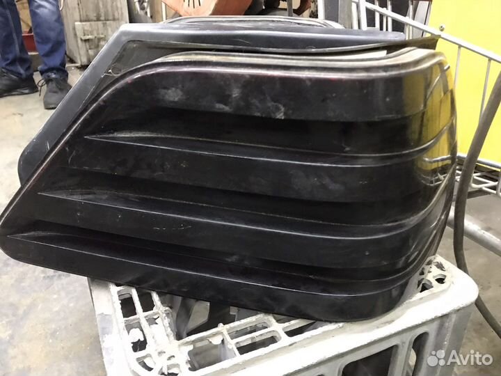 Фонари на mercedes 140