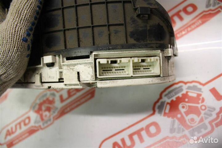 Панель приборов (щиток) Mazda MPV LW 2002