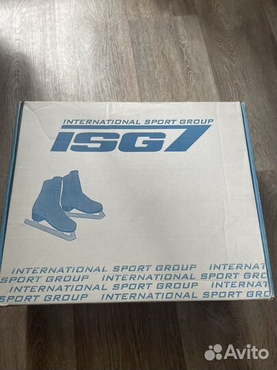 Коньки фигурные женские