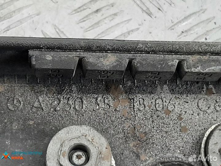 Кронштейн (крепление) Mercedes-Benz CLS-Класс C219