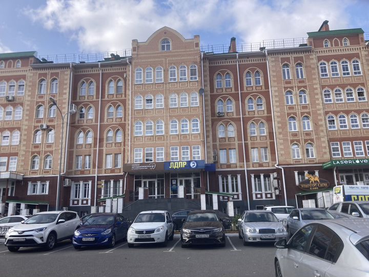 2-к. квартира, 90,3 м², 5/5 эт.