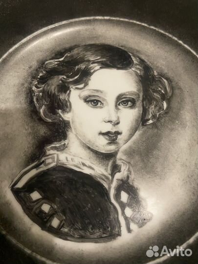 Тарелка М. С. Кузнецов Незнакомка ручная роспись