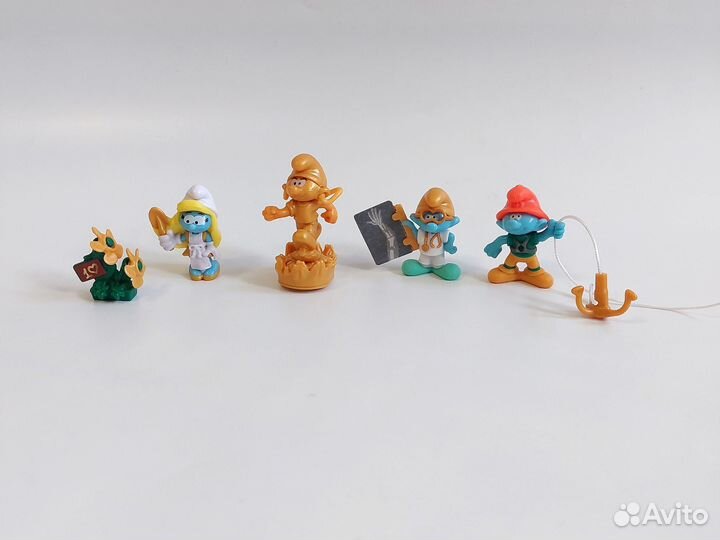 Игрушки из киндера смурфики