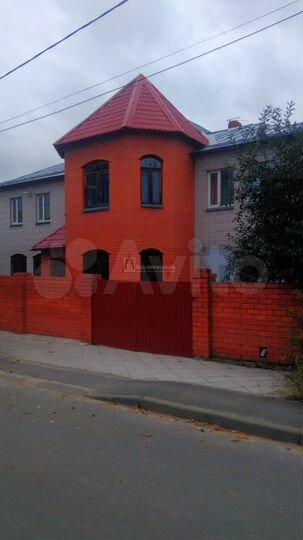 Коттедж 300 м² на участке 8 сот.