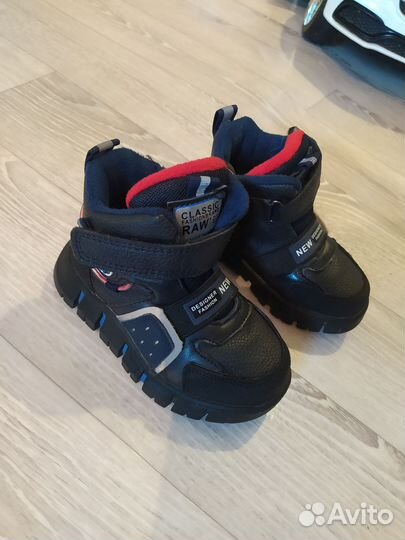 Ботинки демисезонные для мальчика 24