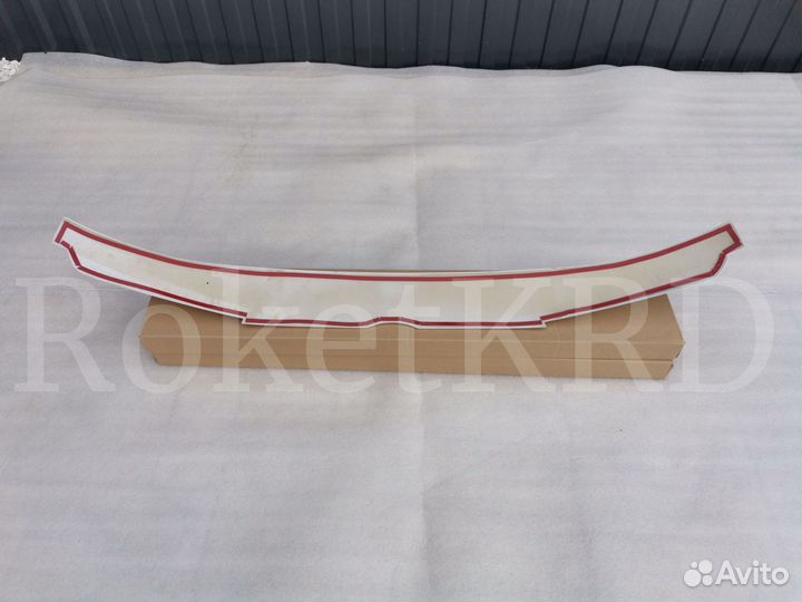 Спойлер под стекло Lexus LX 570 с 2015 года