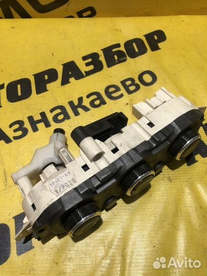 Блок управления отопителем Ford Focus 2