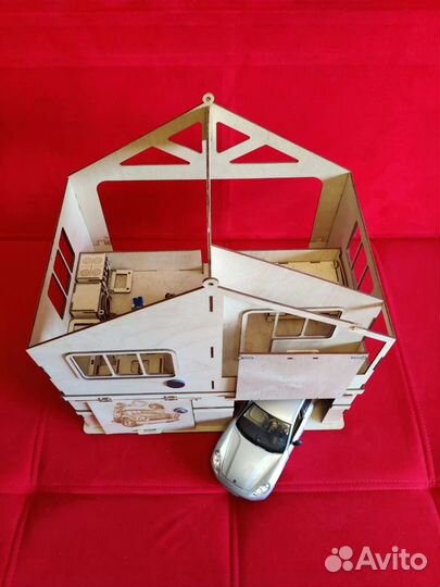 Детский деревянный домик