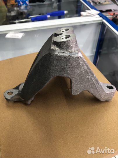 Кронштейн левый опоры подвески двигателя лада вест