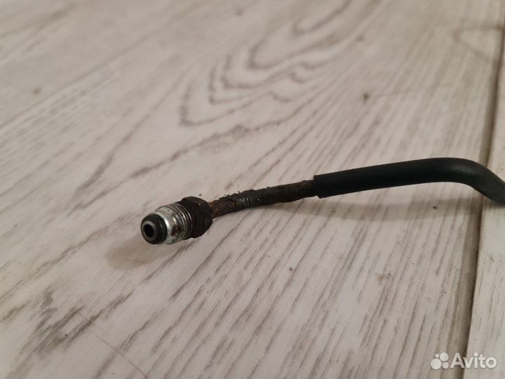 Тормозная трубка задняя правая Mitsubishi Lancer