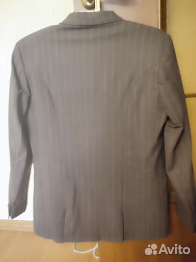 Костюм на мальчика новый 42 р