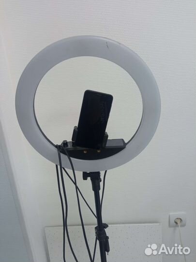 Кольцевая лампа 36см со штативом