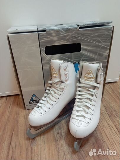 Продам коньки jackson artiste фигурное катание
