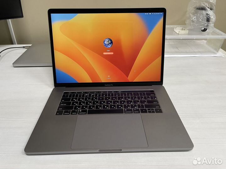 Macbook Pro 15 2017 i7 16GB RAM 256GB SSD