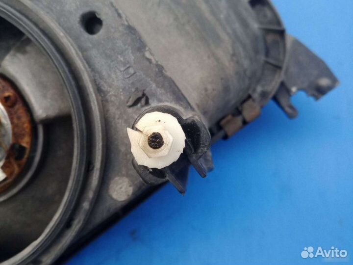 Фара правая Volkswagen Passat B3 1993