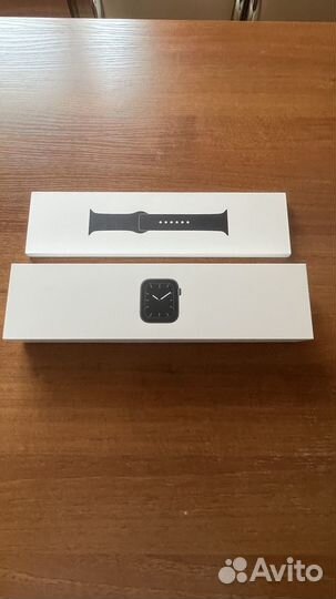 Часы apple watch 5 44 mm бу