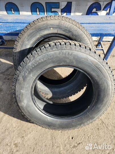 Bridgestone Blizzak Spike-02 235/65 R17