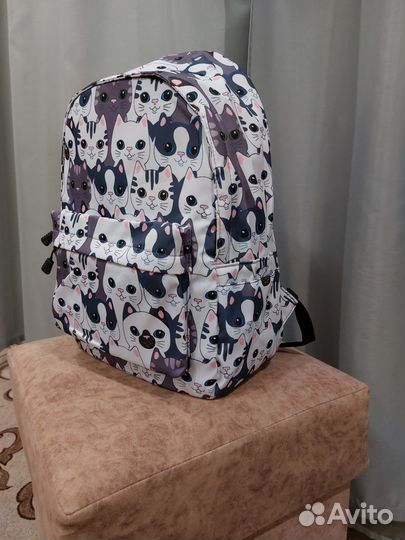 Рюкзак для девочек с кошками. Новый