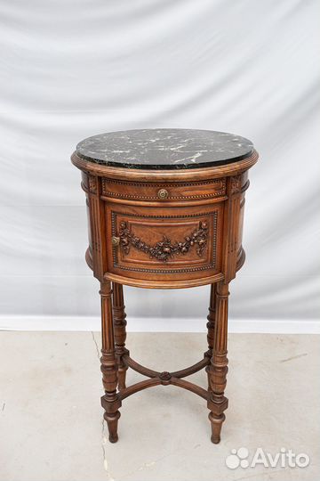 Тумба старинная в стиле классицизм