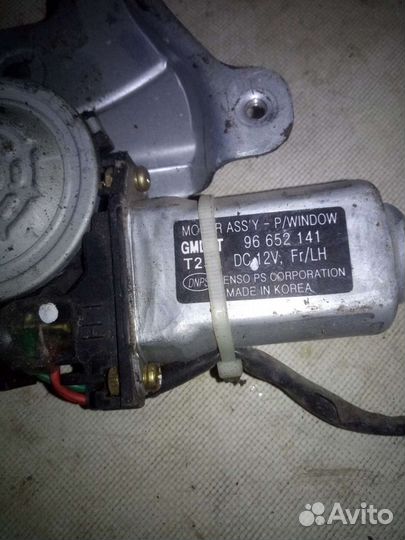 Стеклоподъемник передний левый Шевроле Авео Т250