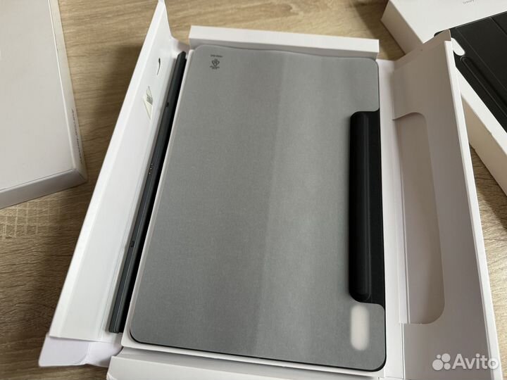 Samsung Book Cover Keyboard S7/S8