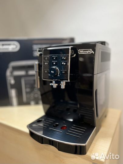 Кофемашина DeLonghi ecam 13.123.B