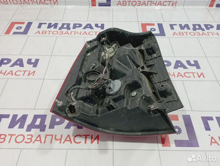 Фонарь задний наружный правый Kia Sorento (XM) 92402-2P540