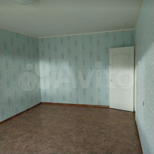 2-к. квартира, 60 м², 1/10 эт.