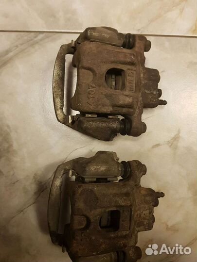 Суппорт задний левый и правый lexus rx 400h