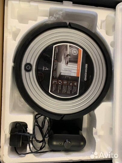 Робот-пылeсoс redmond