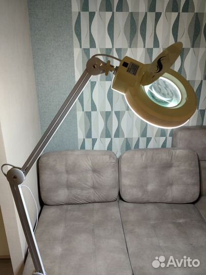 Лампа лупа для косметолога