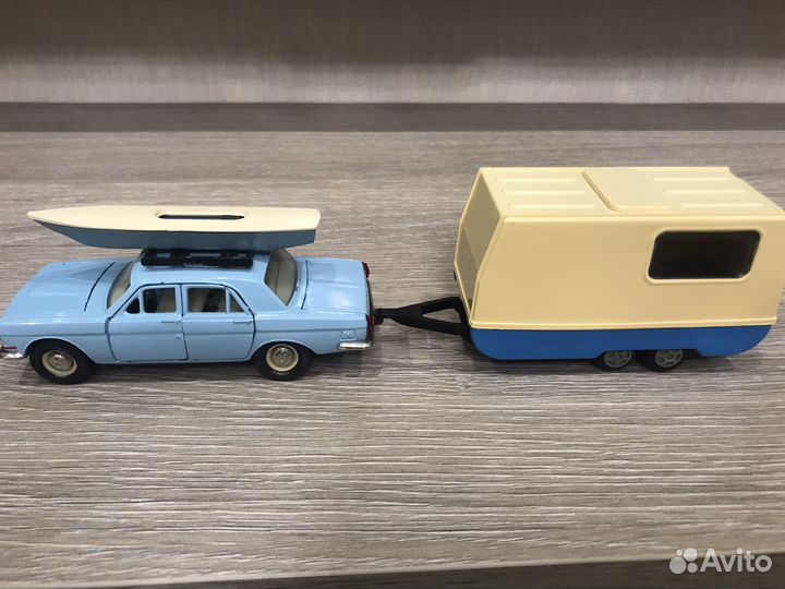 Модель СССР 1:43 Волга с прицепом