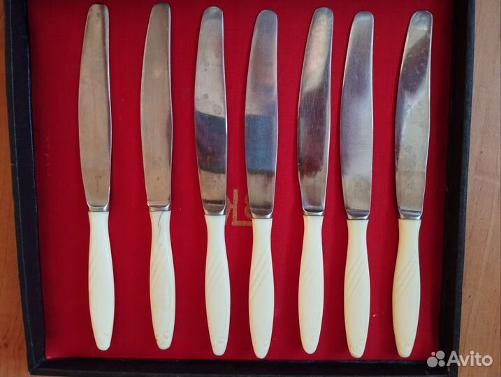 Набор столовых приборов с костяными ручками