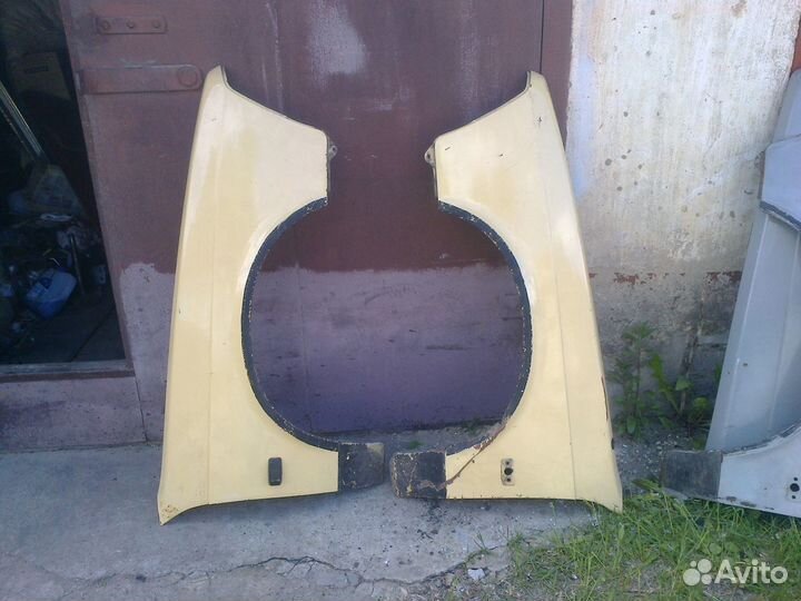 Крыло переднее Москвич 2141