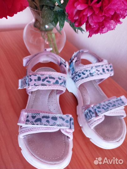 Сандалии для девочки