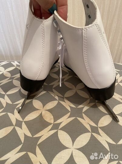 Коньки новые Nikole 36р