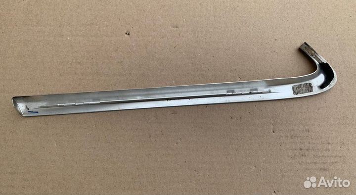 Молдинг задней форточки правой Audi A3 (8V)