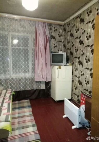 Комната 13 м² в 5-к., 1/3 эт.