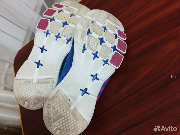 Кроссовки adidas