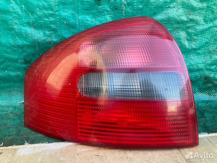 Фонарь задний левый Audi A6 (C5) 1998г