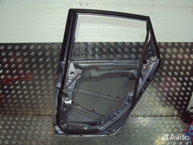 Дверь Mazda 3 BK (02-09) зад R H/B б/у