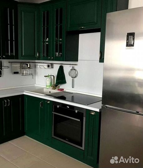 Кухонный гарнитур в классическом стиле на заказ