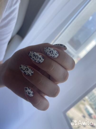 Маникюр и педикюр