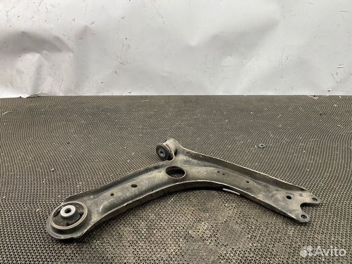 Рычаг подвески передний левый Volkswagen Tiguan