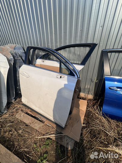 Передняя правая дверь Лексус нх 200/300