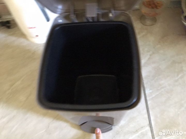 Мусорное ведро с педалью