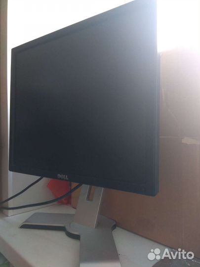 Монитор Dell 19