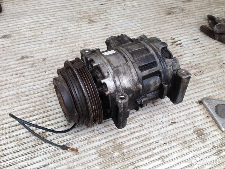 Компрессор кондиционера 2.5 3.0