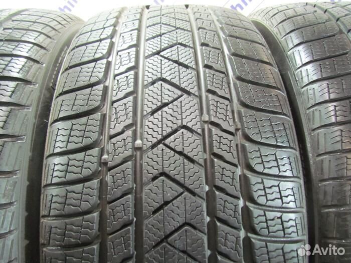 Pirelli Winter Sottozero 3 265/40 R21 и 305/35 R21 98L